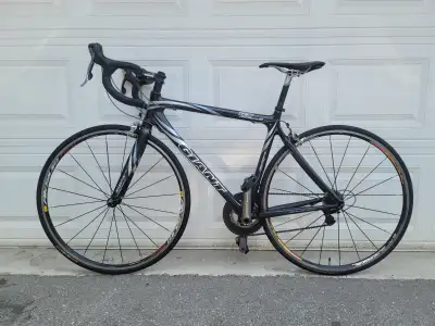 Giant TCR Full Carbon Road Bike Dura Ace 53cm Mavic Wheelset, View more