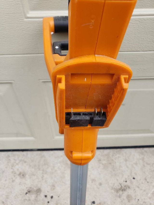 Electric Glass(Cord/Cordless) Trimer/Works great.  in Lawnmowers & Leaf Blowers in Oshawa / Durham Region - Image 3