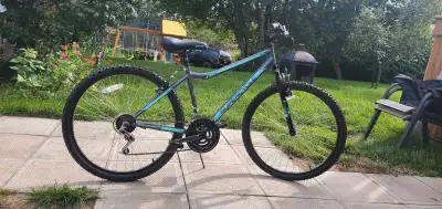 vélo à vendre en excellent état, View more