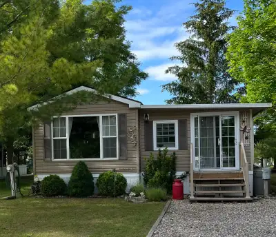 2012 Northlander Cottager Escape Park Model 39’ X 12’. 2018 12’ X 30’ H&H quality addition featuring...