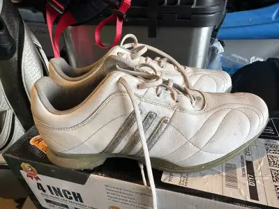 Women’s Adidas golf shoes Size 9, View more