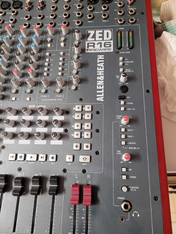 Allen&Heath ZED-R16 16-Channel Firewire Recording Mixer in Pro Audio & Recording Equipment in Trenton - Image 4