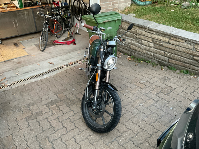 (Vendue) Super Soco TC (Ducati) moto scooter électrique dans Scooters et minimotos  à Laval/Rive Nord - Image 2