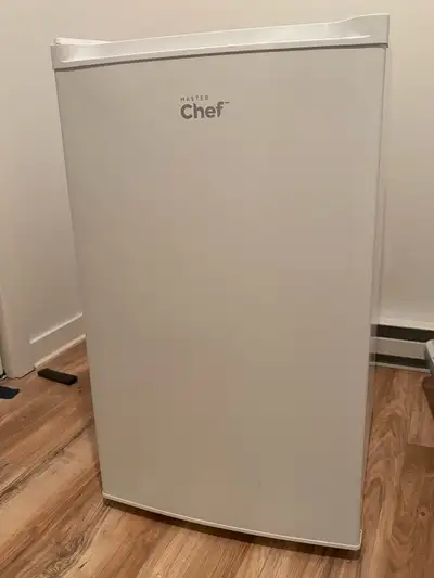 congélateur vertical 3pi2 master chef , View more