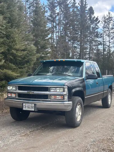 1998 Chevrolet K 1500 Silverado. Engine and transmission have been replaced. Lots of work done last...