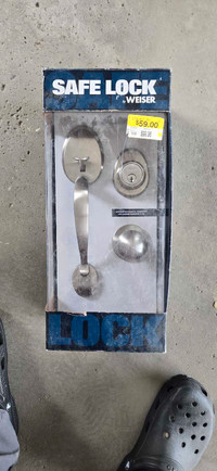 New door handle set
