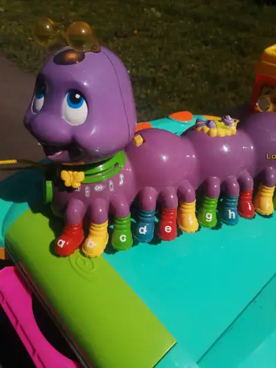Jouet éducatif musical et pour apprendre l'alphabet.