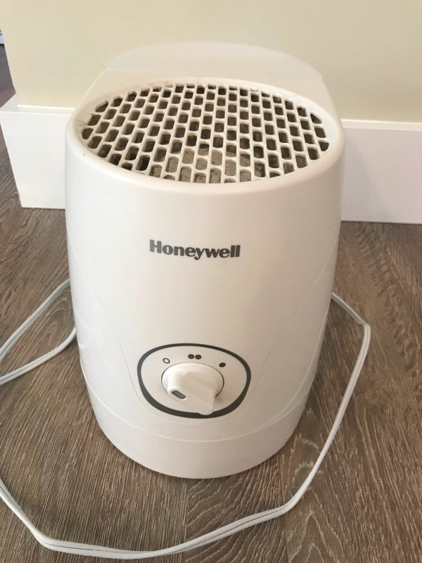 Honeywell humidifier in Other in Burnaby/New Westminster
