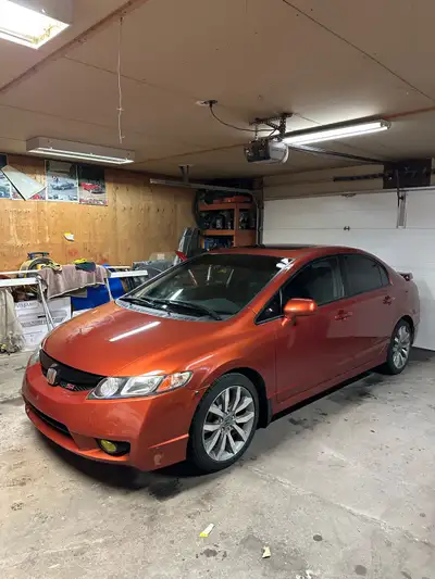 FOR SALE: 2010 Honda Civic Si Sedan Redline Orange Pearl - special order colour - not factory standa...