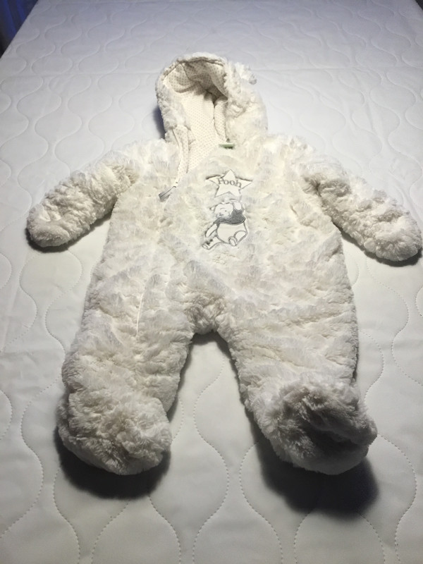 Habit de neige pour bébé de six à 12 mois - marque Disney Baby dans Vêtements - 9 à 12 mois  à Longueuil/Rive Sud