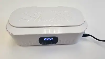 Keep your valuables sparkling with this ultrasonic cleaner! It's in great condition and ready to bri...
