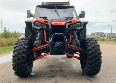 2021 Honda Talon 1000X for sale. Just hit 5000km. 4500lb winch, lower doors installed, front light b...