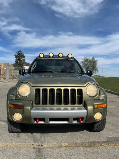 Active title/Alberta Registered Price is firm - $2600 ~~~~~~~~~~~~~~~~~~~~~ 159,700km Engine and tra...