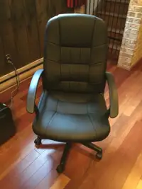 Meuble pour ordinateur + chaise