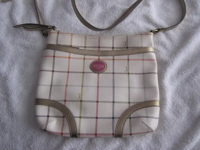 COACH Sacs à main Authentique in Women's - Bags & Wallets in City of Montréal - Image 9