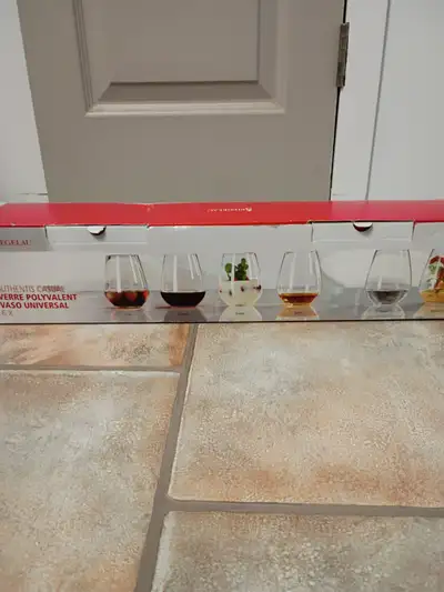 6 coupes sans pied, View more