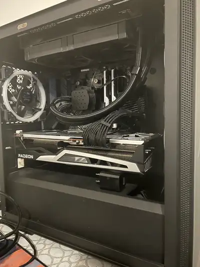 Selling my custom gaming PC in excellent condition. Strong 1440p and 4K gaming performance, fast boo...