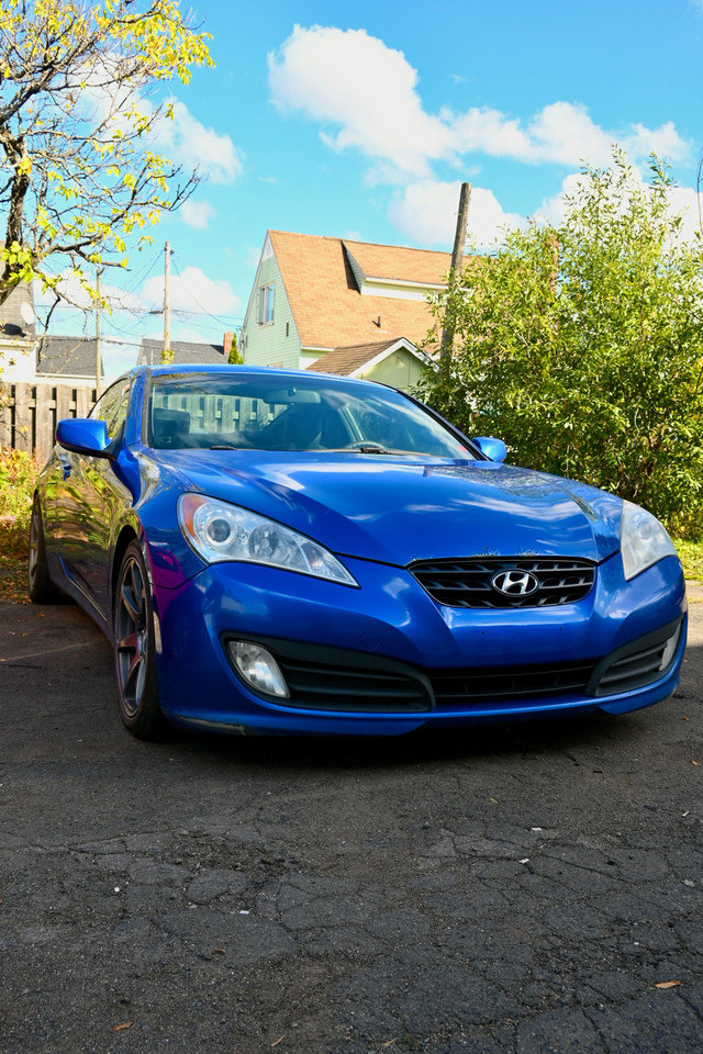 2011 Hyundai Genesis Coupe 2.0t in Cars & Trucks in Moncton - Image 3