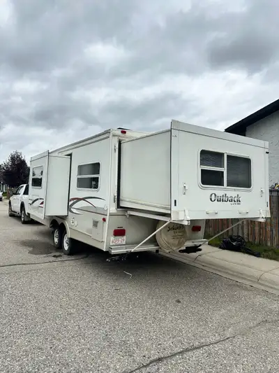 2003 Keystone Outback 25RS-S for sale. Fully equipped with solar, including 2 325 Watt panels, 1 roo...
