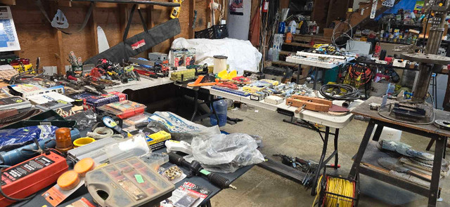 Huge Tool Sale dans Ventes de garage  à Nanaimo - Image 3