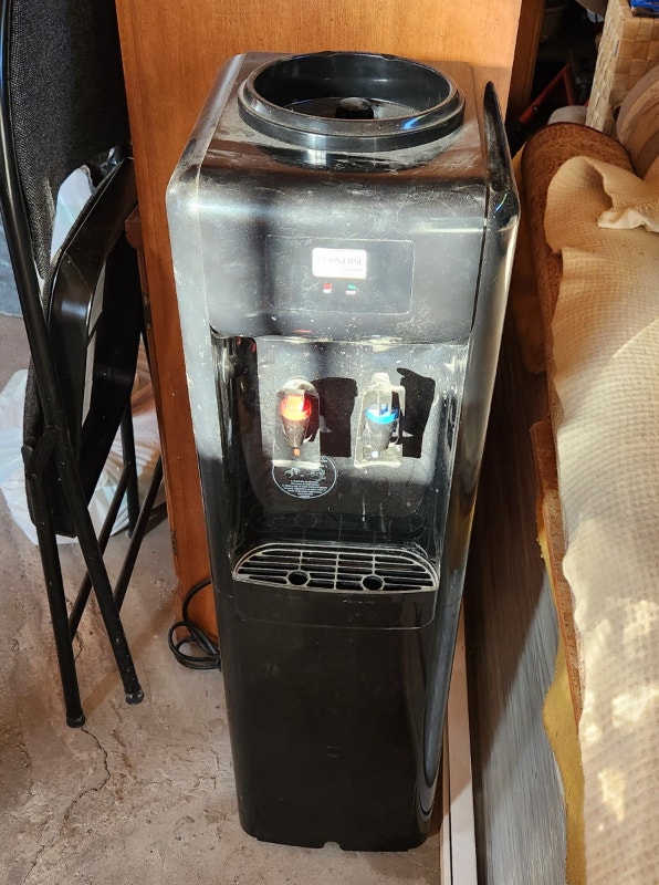 Aquverse commercial grade water cooler Refrigerators Calgary Kijiji