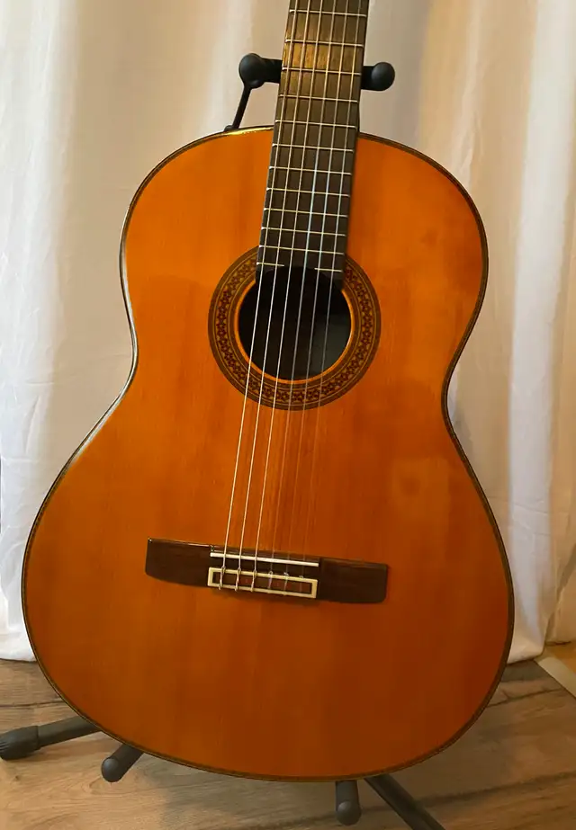 Rare Yamaha CG-180SA classical concert guitar with hard case