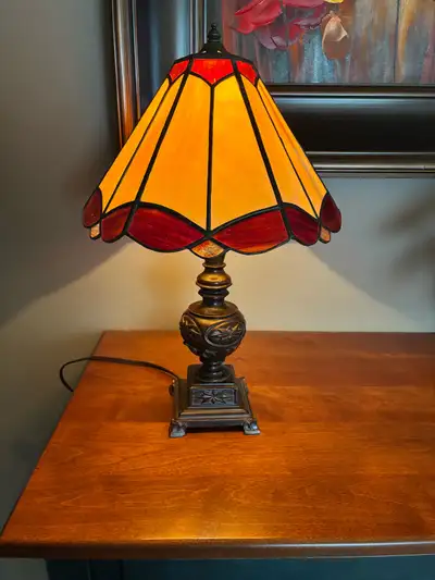 Lampe en vitrail 18 po, View more