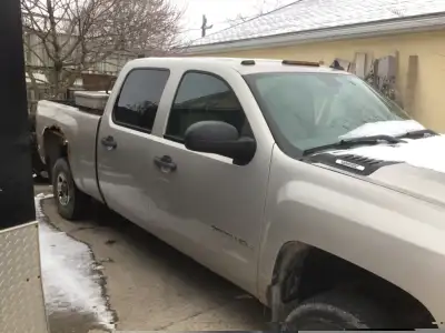 Not the nicest truck to look at good old solid work truck never let me down been sitting for a bit e...