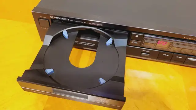 vintage pioneer single cd player PD-5010 in Stereo Systems & Home Theatre in Mississauga / Peel Region - Image 9