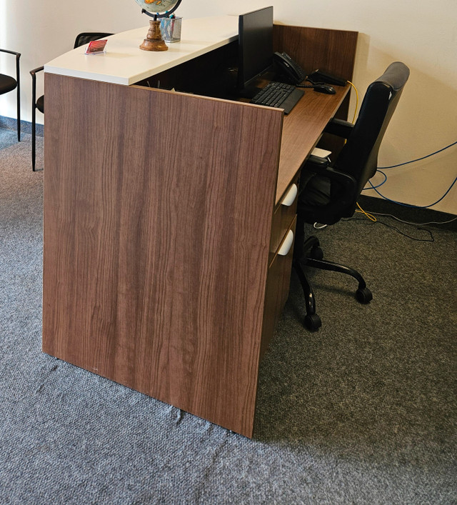 Office furniture in Desks in Calgary - Image 2