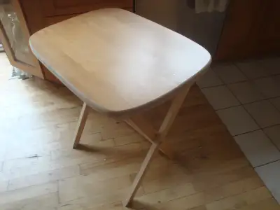 Table pliante en érable, View more