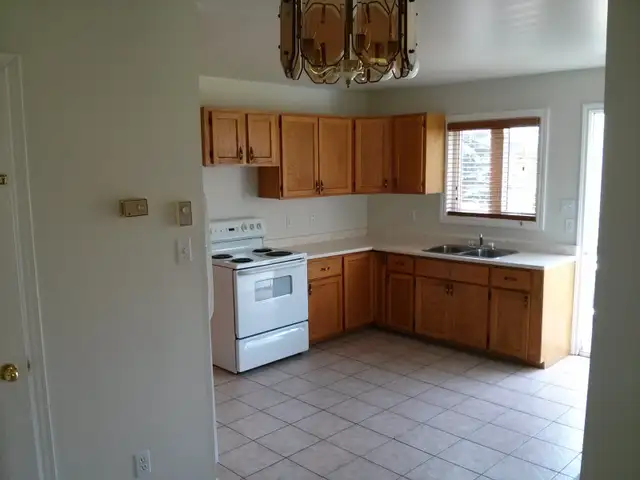 3 bdrm In Duplex in Dieppe, November 20th in Long Term Rentals in Moncton - Image 3