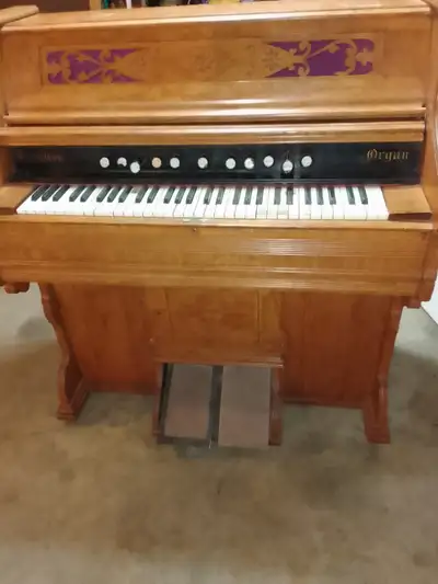 Antique 1910 Hamilton Pump Organ (working), View more