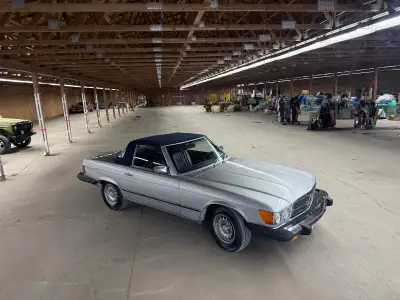 1985 380sl purchased from the original owner. It has 78,000kms on it. This is very presentable and i...