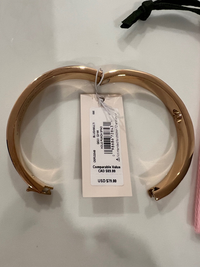Kate Spade Bangle - never worn  in Jewellery & Watches in City of Toronto - Image 3