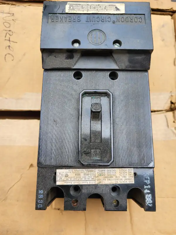 DISJONCTEUR BREAKER ITE SIEMENS 3 POLE 100A 600V USAGER CE3-B100 in Other in Laval / North Shore - Image 3