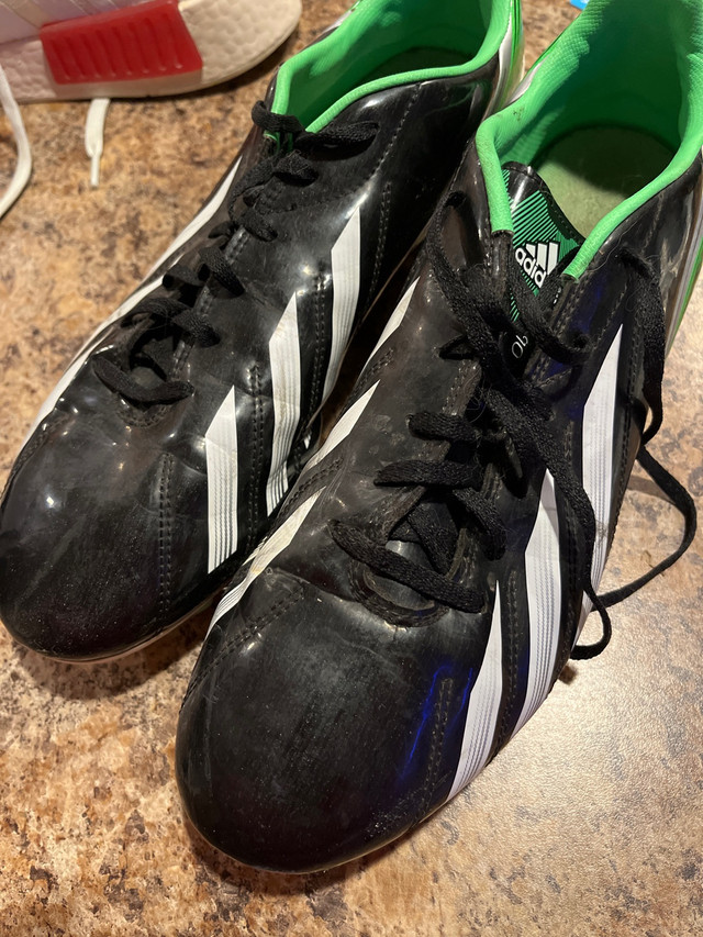 ADIDAS CLEATS SIZE 10 1/2  in Men's Shoes in Thunder Bay