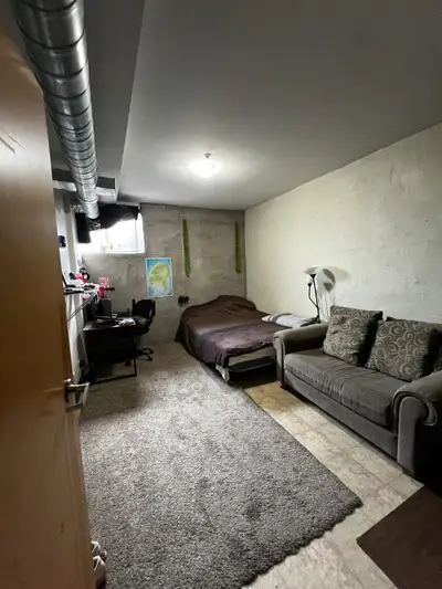 SUBLET- ($500 -UPDATED) Private room fully furnished available in a 4-bedroom basement apartment loc...