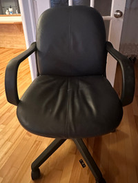Moving sell- leather office chair