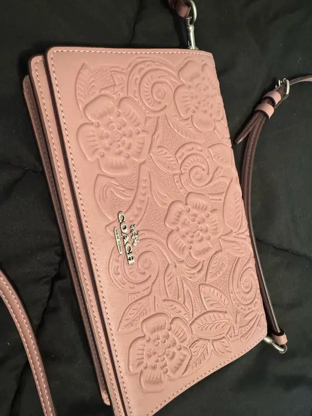 Coach Purse in Women's - Bags & Wallets in Sudbury - Image 6