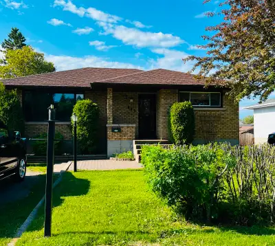 Charming 2+1 Family home with in-law suite in central location