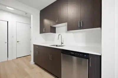 Newly Renovated 2 Bedroom Apartment! Available July 1st