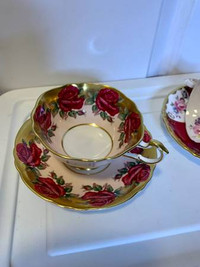 Pink Peach Paragon Red Floating Roses Heavy 24k Gold Tea Cup
