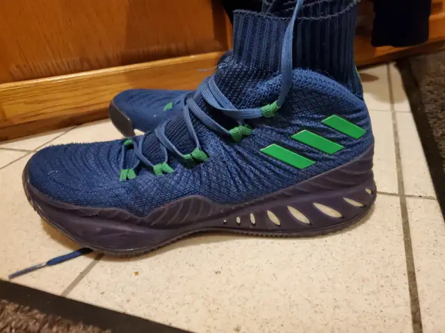 Adidas basketball shoes size 8 1/2 in Men's Shoes in Kitchener / Waterloo - Image 2