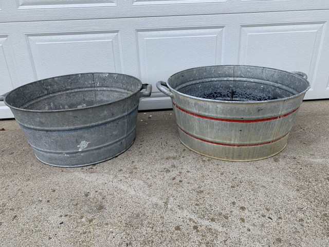 Vintage Galvanized Washtubs in Outdoor Décor in Moose Jaw