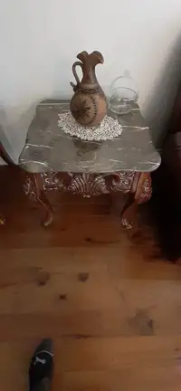 table en bois avec top en granite de collection