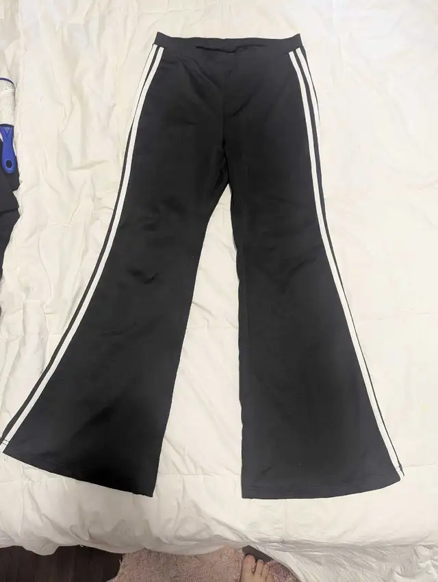 teens/women's leggings  in Women's - Bottoms in Markham / York Region - Image 8