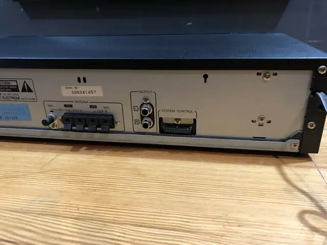 Sansui T-1000 Quartz PLL Digital Synthesizer Tuner in General Electronics in City of Toronto - Image 6