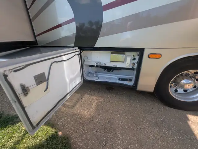 Motorhome - 2003 Spartan Travel Supreme Select in RVs & Motorhomes in Edmonton - Image 19