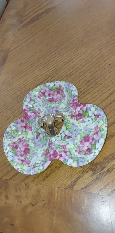 Beautiful vintage Japanese 2 by 7 by 5" dish